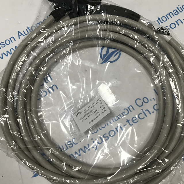 Schneider input/output cable BMXFCC203