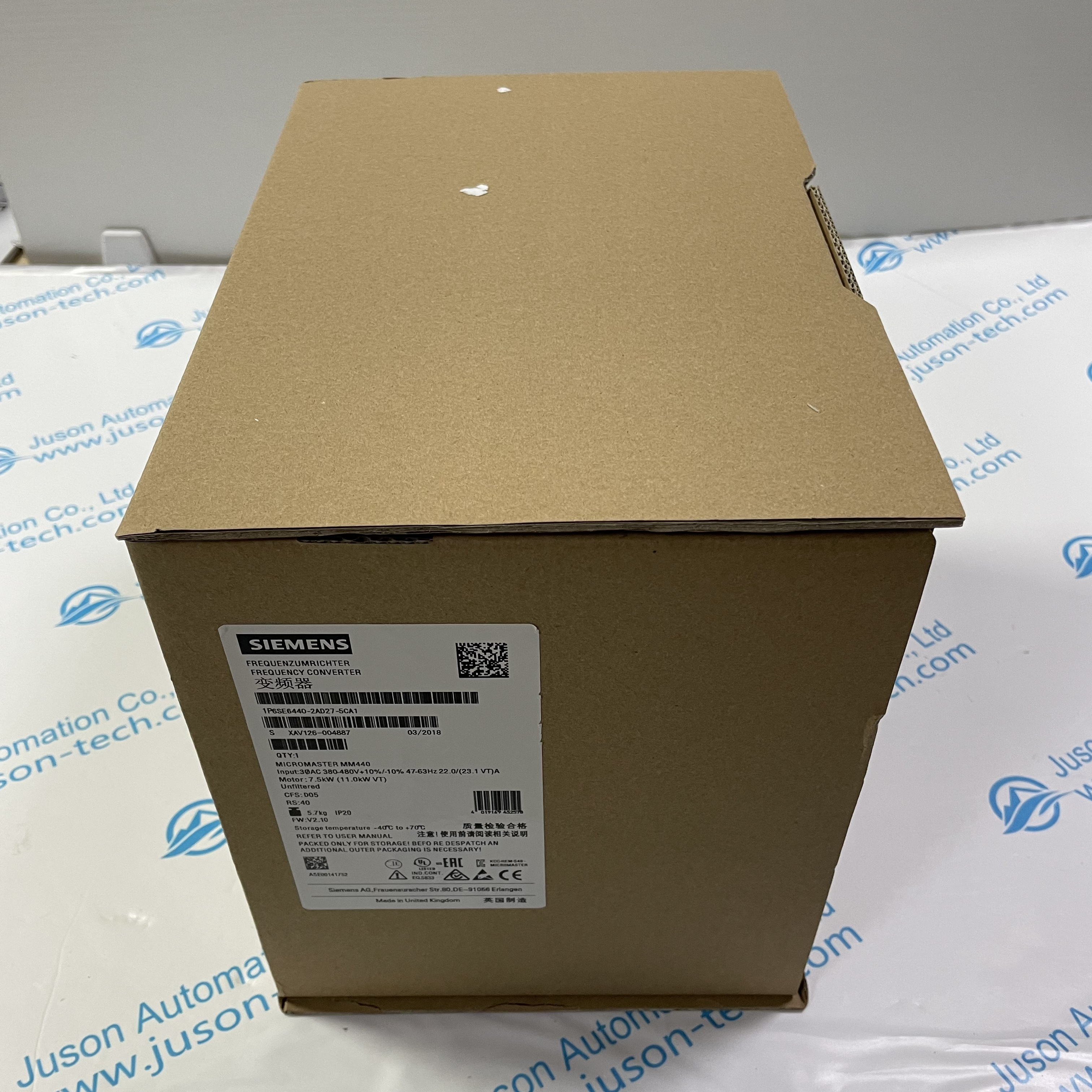 SIEMENS inverter 6SE6440-2AD27-5CA1 MICROMASTER 440 built-in class A filter 380-480 V 3 AC +10/-10% 47-63 Hz constant torque 7.5 kW overload 150% 60 s