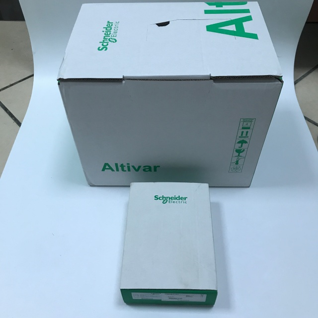 Schneider inverter ATV71HD11N4Z+VW3A1101