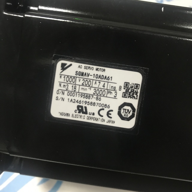 Yaskawa servo motor SGMAV-10ADA61