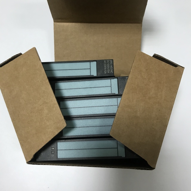 SIEMENS Switching output module 6ES7132-4HB10-0AB0