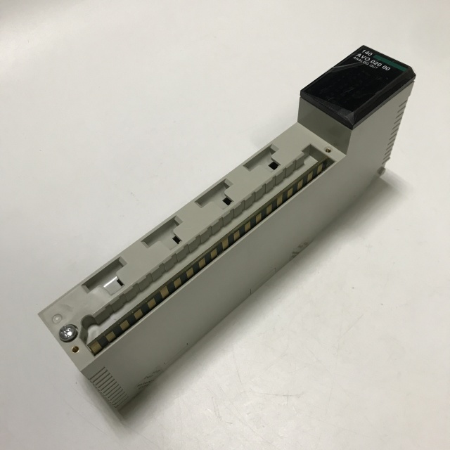 Schneider Analog Output Module 140AVO02000