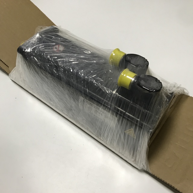 Schneider servo motor SH31003P12F2000