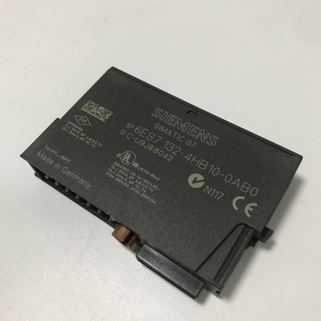 SIEMENS Switching output module 6ES7132-4HB10-0AB0