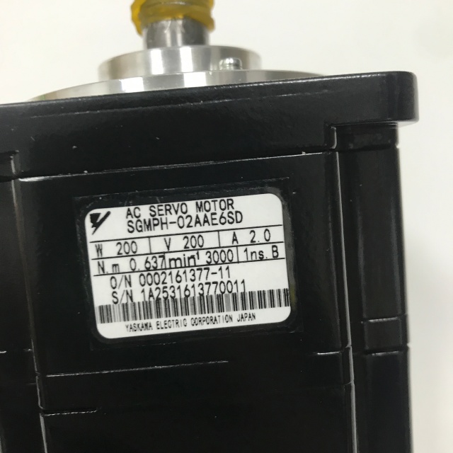 Yaskawa servo motor SGMPH-02AAE6SD