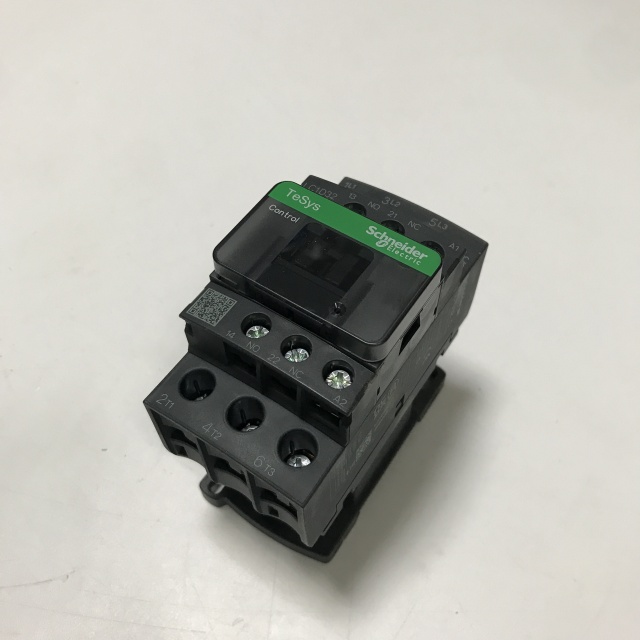 Schneider AC contactor LC1D32F7C