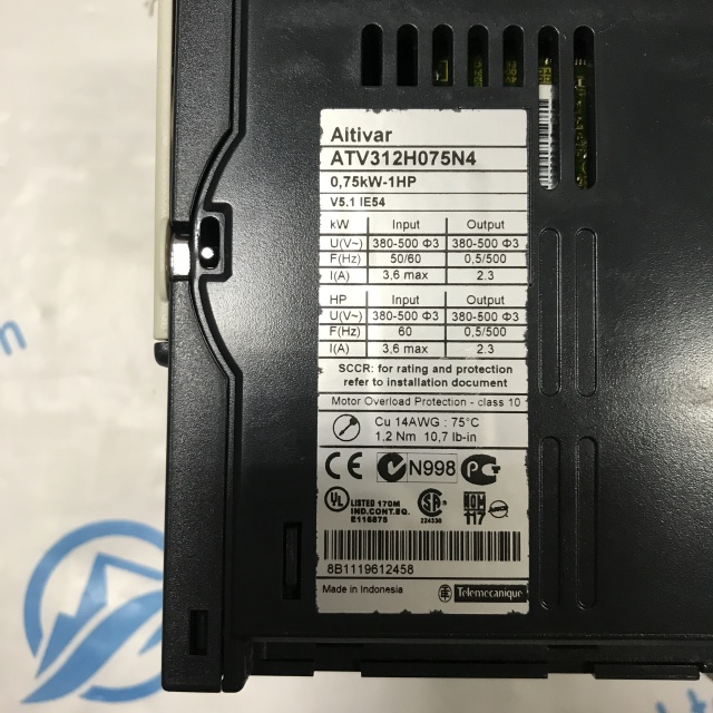 Schneider variable speed drive ATV312H075N4 ATV312 - 0.75kW - 2.4kVA - 41W - 380..500 V- 3-phase supply