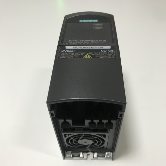SIEMENS inverter 6SE6420-2UD13-7AA1