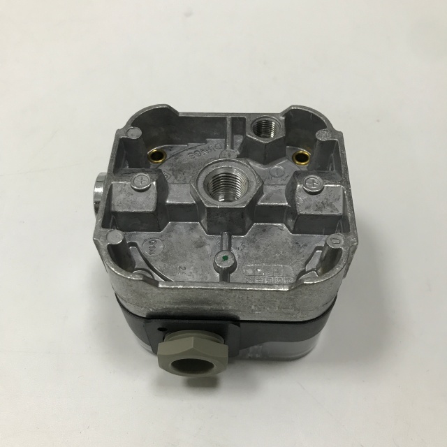Dungs Gas pressure switch LGW 150 A4