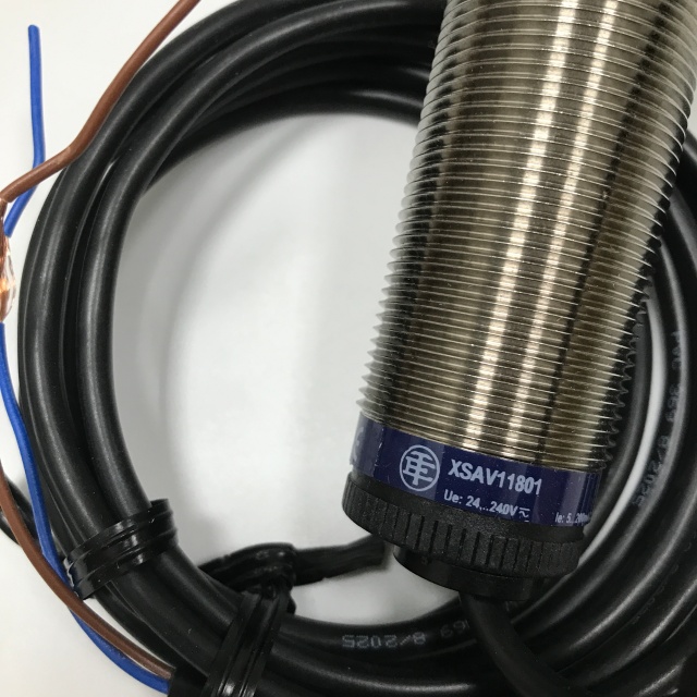 Schneider proximity switch XSA-V11801