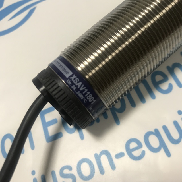 Schneider proximity switch XSA-V11801