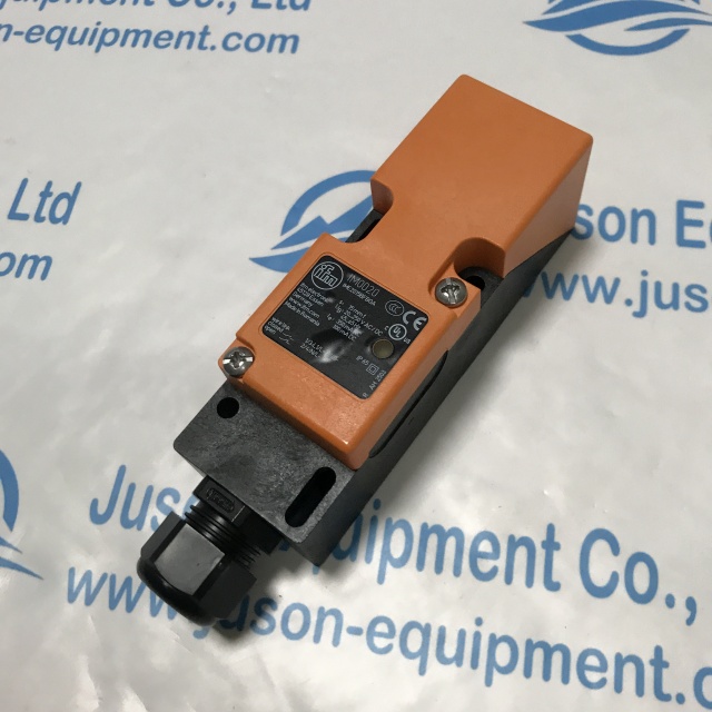 IFM Inductive proximity switch IM0020