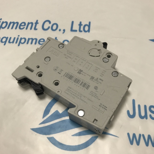 ABB Miniature circuit breaker 2CDS251001R0204 S201-C20