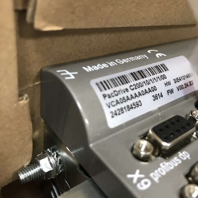 SCHNEIDER controller С200 10 1 1 1 00 VCA05AAAA0AA00
