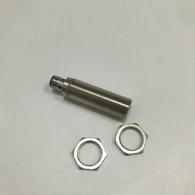 PEPPERL+FUCHS 3-pin proximity switch NBB5-18GM60-WO-V12