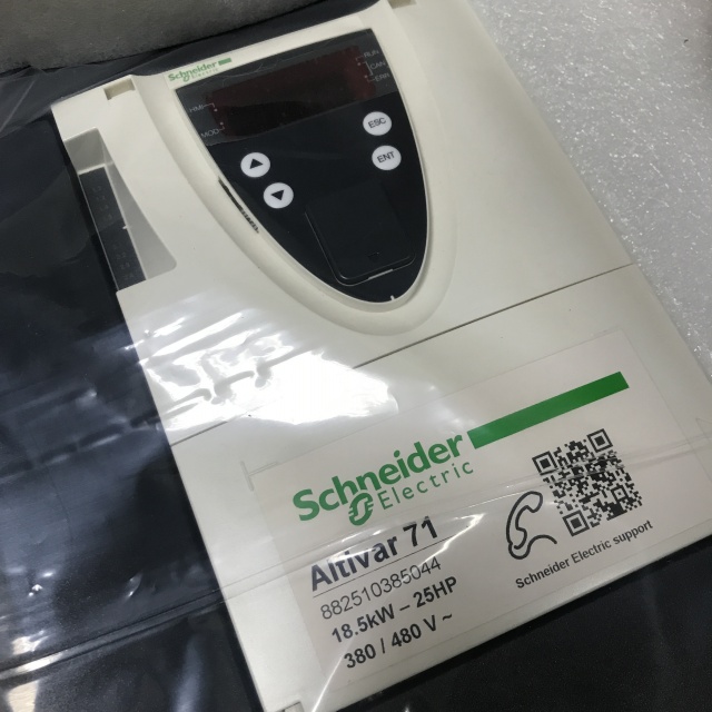 Schneider frequency converter ATV71HD18N4Z