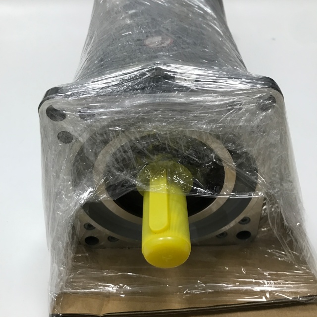 Schneider servo motor SH31402P02A2000