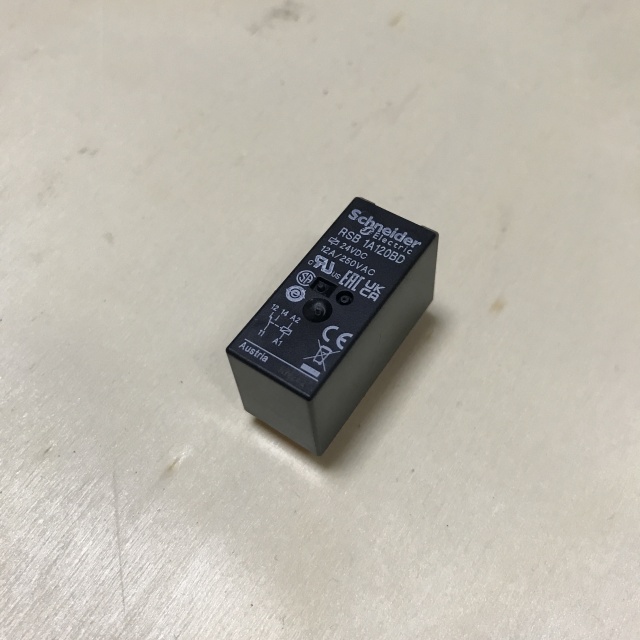 Schneider power relay RSB1A120BD 