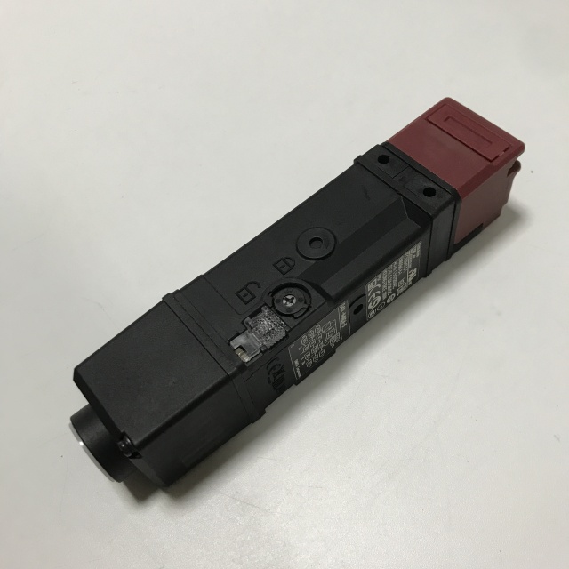 OMRON Electromagnetic locking safety door switch D4SL-N4NDA-D