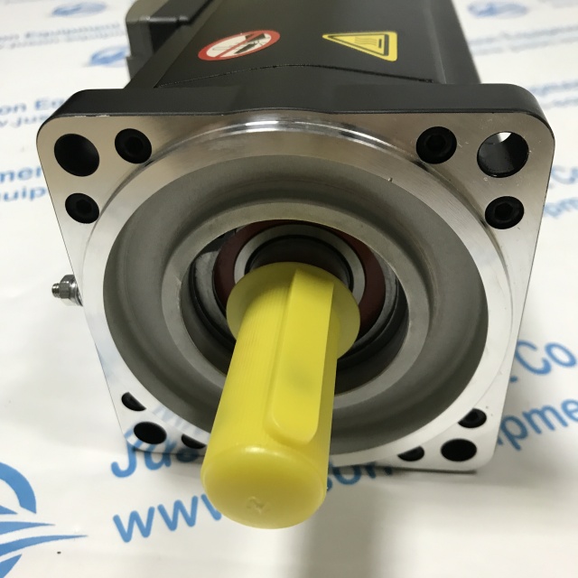 Schneider servo motor VIA1003C11F0000