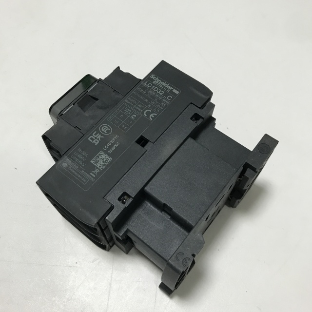 Schneider AC contactor LC1D32F7C