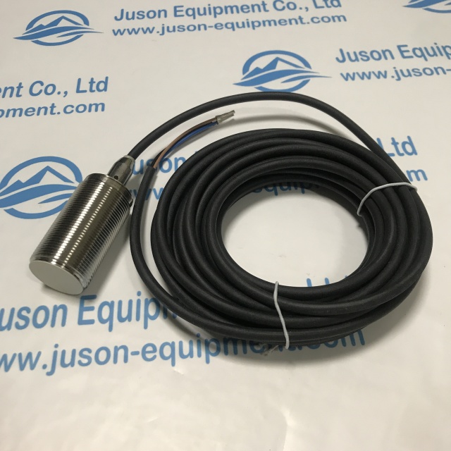 IFM Inductive proximity switch IIM210