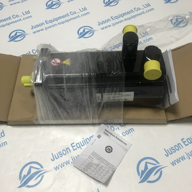 Schneider servo motor SH31003P11A2100