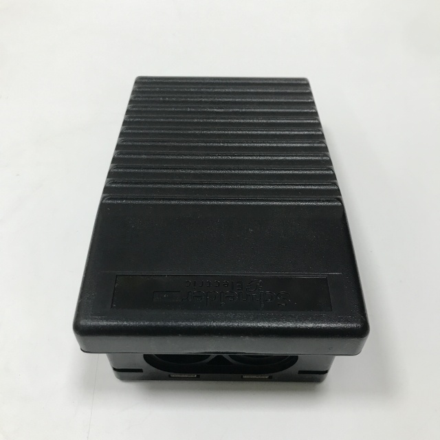 Schneider Single pedal foot switch XPEA110