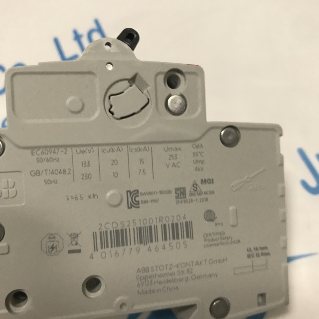 ABB Miniature circuit breaker 2CDS251001R0204 S201-C20