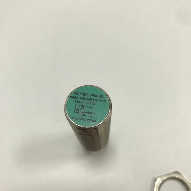 PEPPERL+FUCHS 3-pin proximity switch NBB5-18GM60-WO-V12