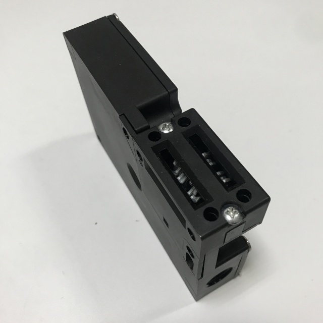 Schmersal Lock type limit switch AZM161SK-12 12RK-024