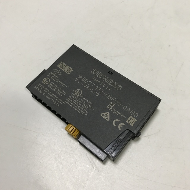 SIEMENS Digital output module 6ES7132-4BF00-0AB0