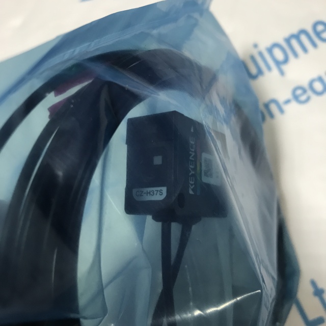 Keyence color sensor CZ-H37S