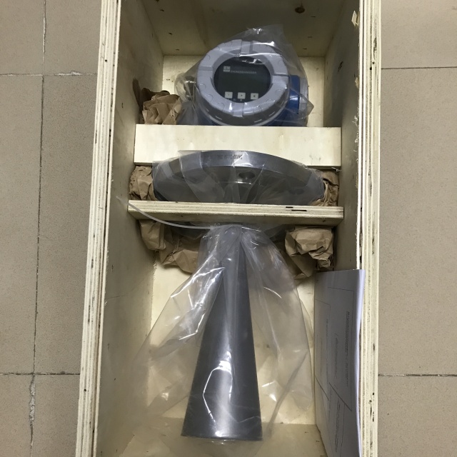 E+H Level Instrument FMR240-45E1APJAC3Y