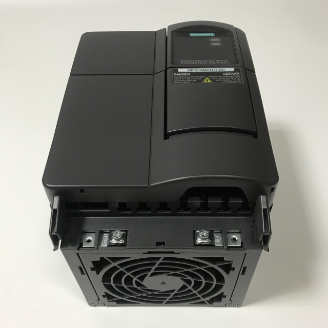 SIEMENS inverter 6SE6440-2AD27-5CA1
