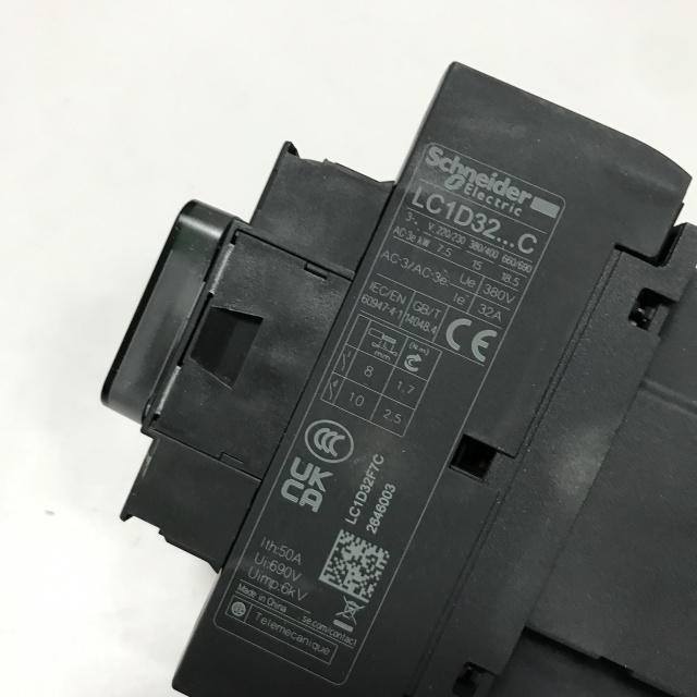 Schneider AC contactor LC1D32F7C