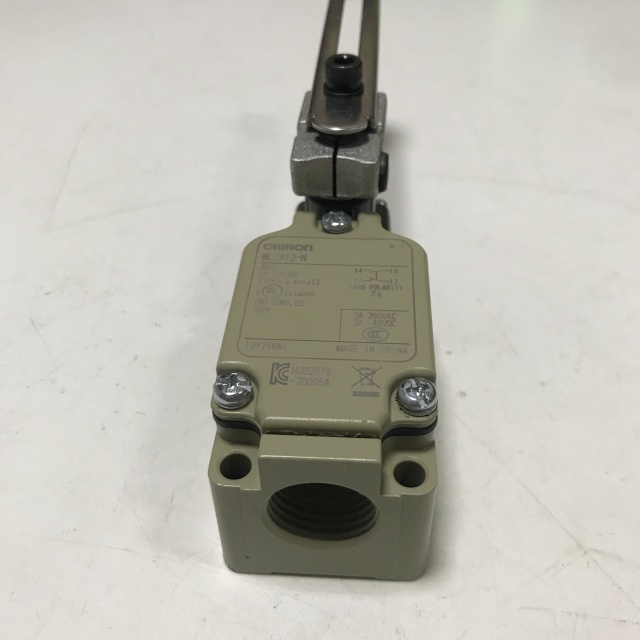 Omron limit switch WLCA12-N