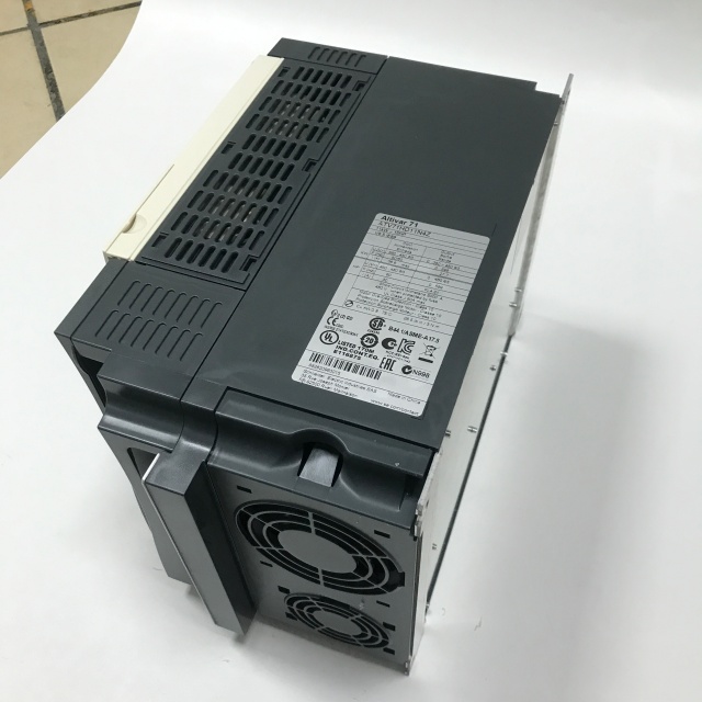 Schneider inverter ATV71HD11N4Z+VW3A1101