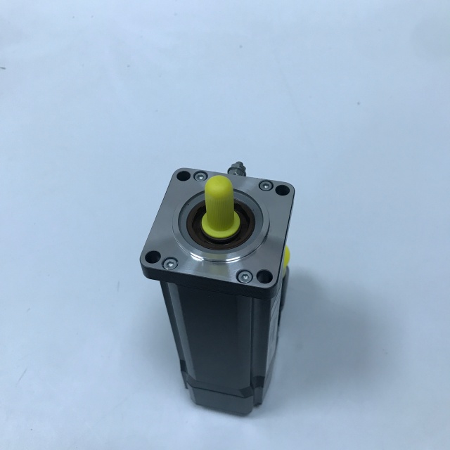 Schneider servo motor SH30551P02F2100